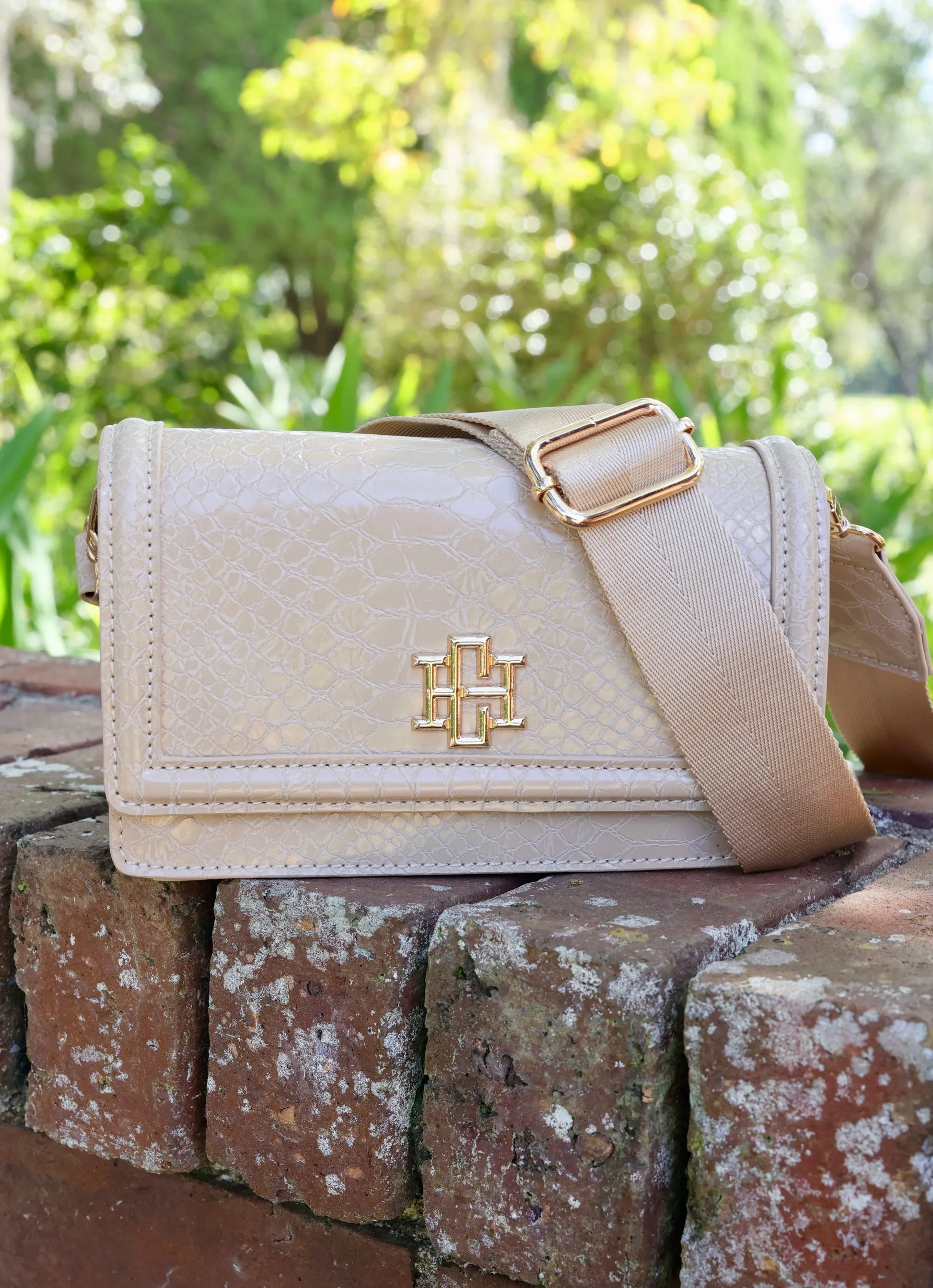 Maverick Tan Crossbody with Pocket