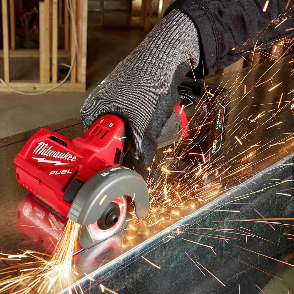 Milwaukee 2522-21XC M12 FUEL 12V 3-Inch 4.0Ah Cordless Cut Off Tool Kit