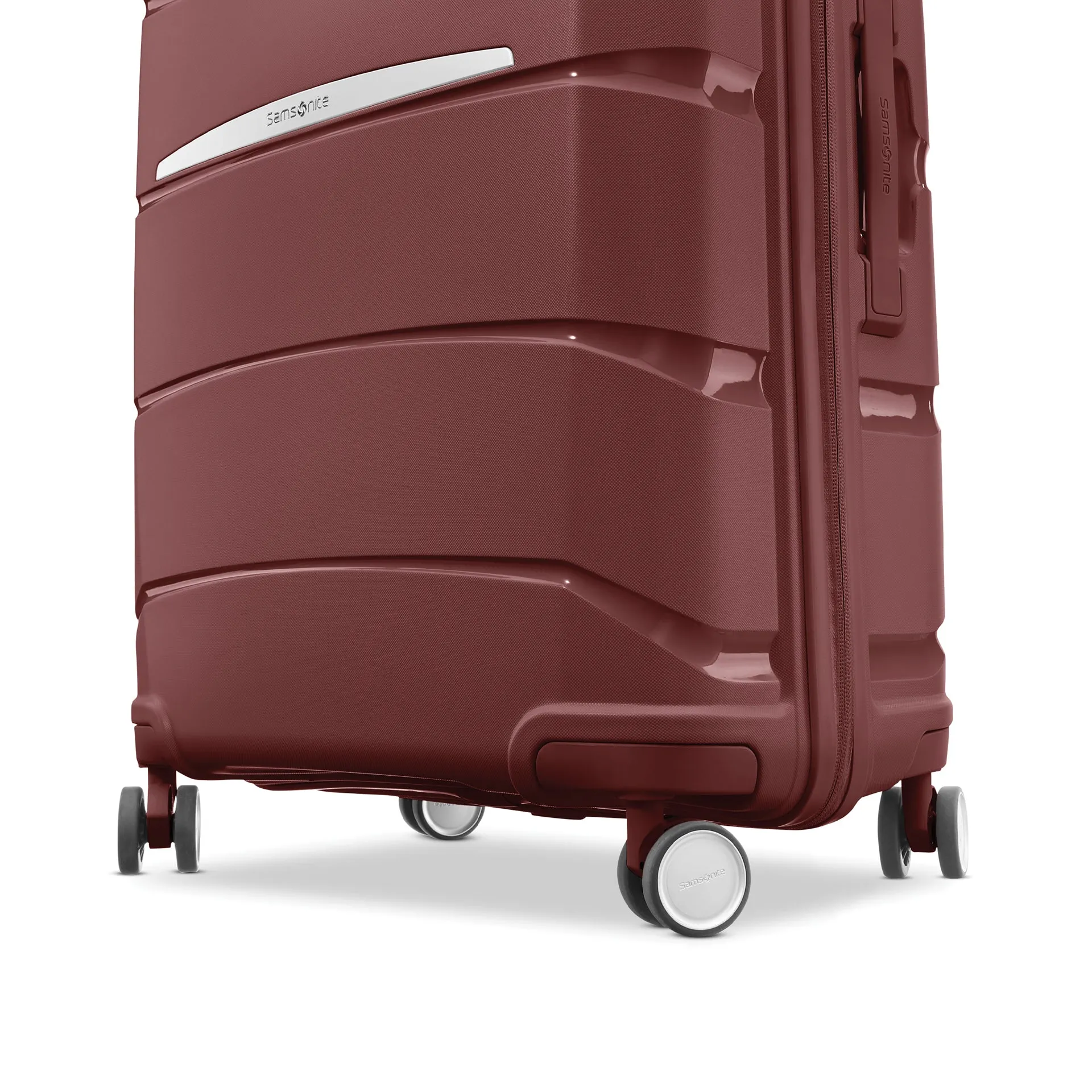 Outline Pro Hardside 21.5" Carry-on