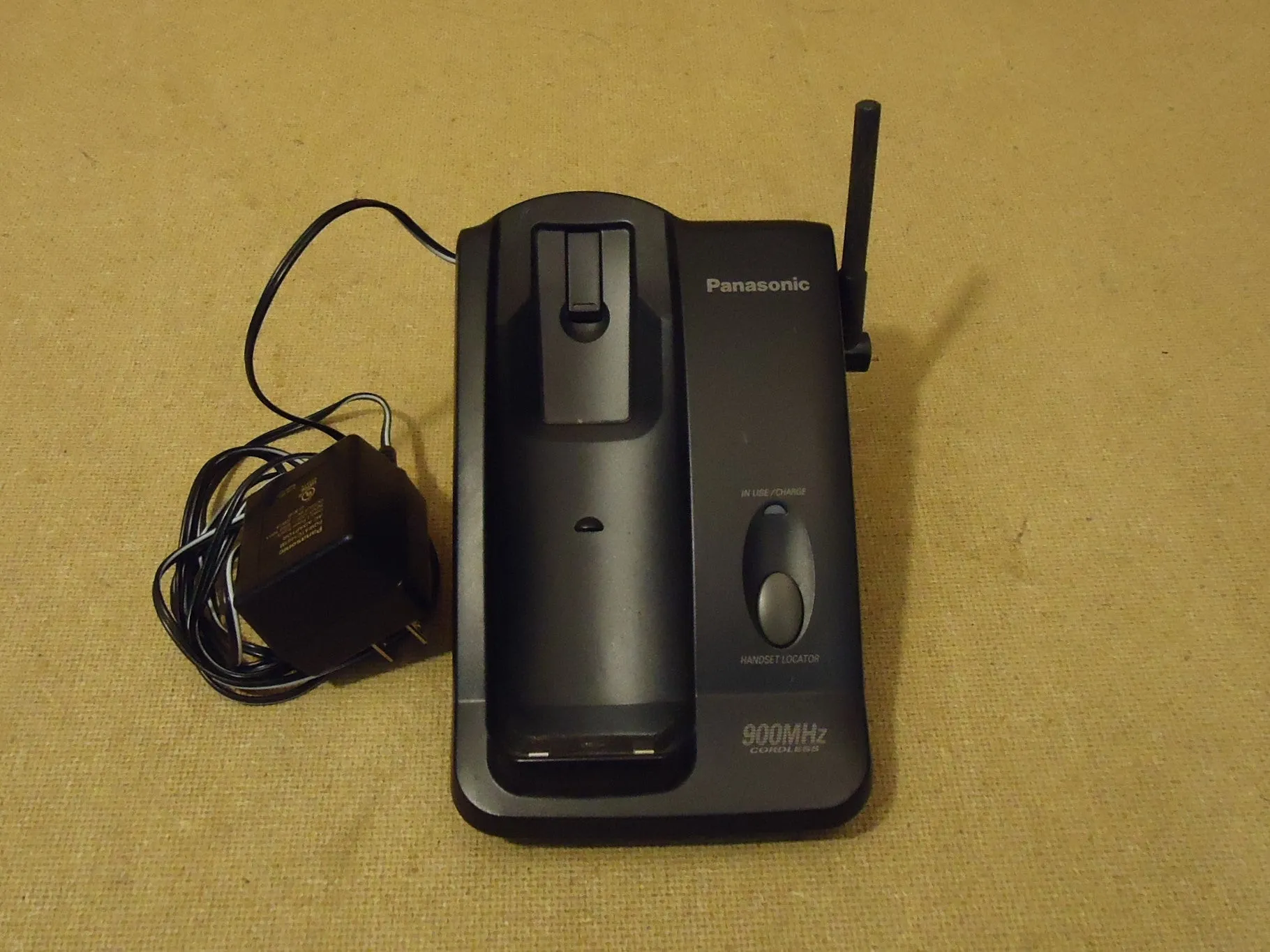 Panasonic 900MHz Cordless Phone Base Blacks KX-TC1461B -- Used