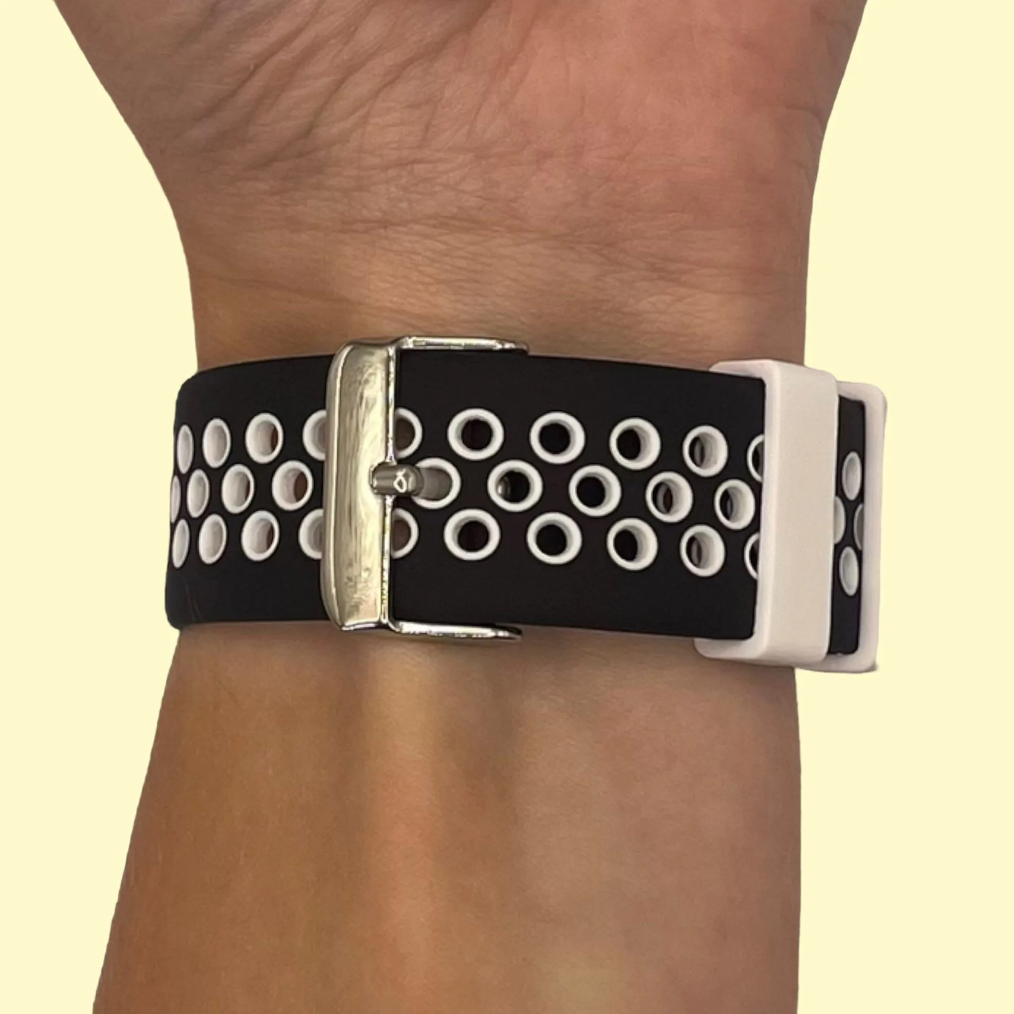 Silicone Sports Straps Compatible with the Fitbit Charge 4